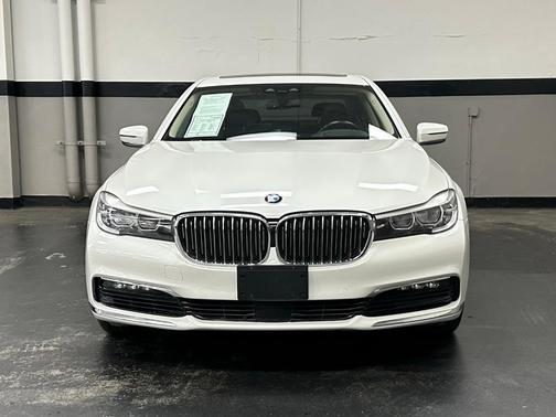 2018 BMW 740 i