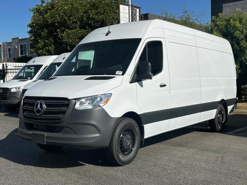 2025 Mercedes-Benz Sprinter 2500 High Roof