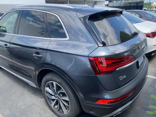 Daytona Gray Pearl Effect 2022 Audi Q5 45 S line Premium Plus