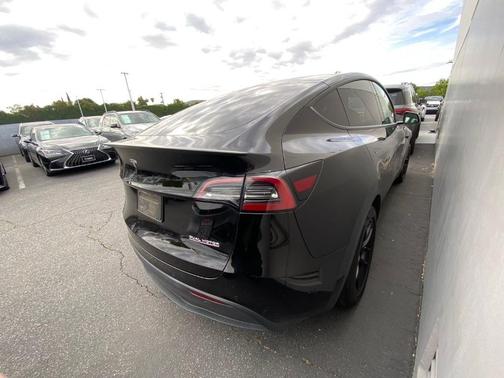 Black 2022 Tesla Model Y Performance