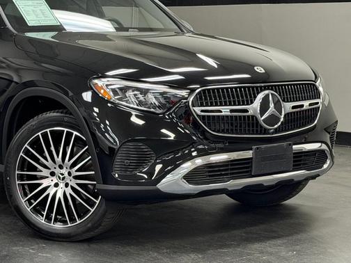 2026 Mercedes-Benz GLC 300 Base