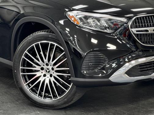 2026 Mercedes-Benz GLC 300 Base