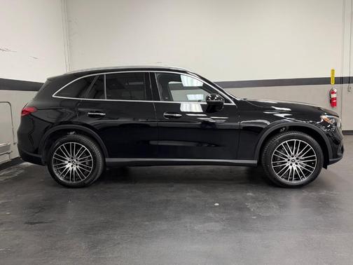 2026 Mercedes-Benz GLC 300 Base