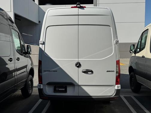 2026 Mercedes-Benz Sprinter 2500 170 WB