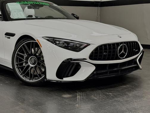MANUFAKTUR Moonlight White Metallic 2024 Mercedes-Benz AMG SL 63 Base