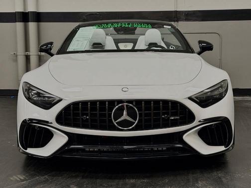 MANUFAKTUR Moonlight White Metallic 2024 Mercedes-Benz AMG SL 63 Base