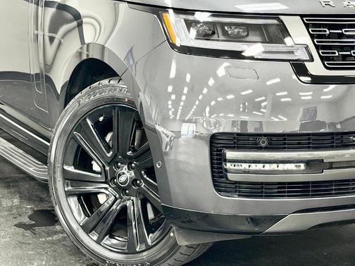 Carpathian Grey 2023 Land Rover Range Rover P400 SE