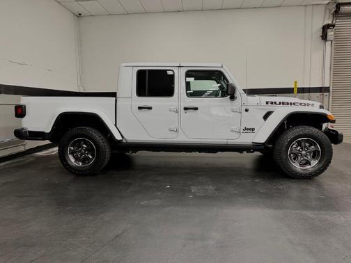 Bright White Clearcoat 2022 Jeep Gladiator Rubicon