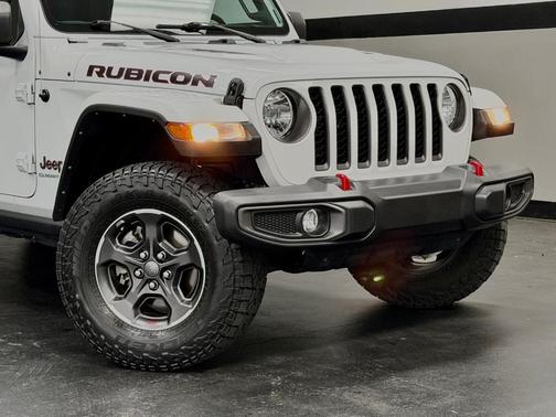 Bright White Clearcoat 2022 Jeep Gladiator Rubicon