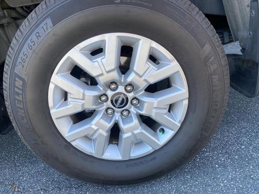 Tactical Green 2022 Nissan Frontier SV