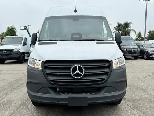 2025 Mercedes-Benz Sprinter 2500 Standard Roof