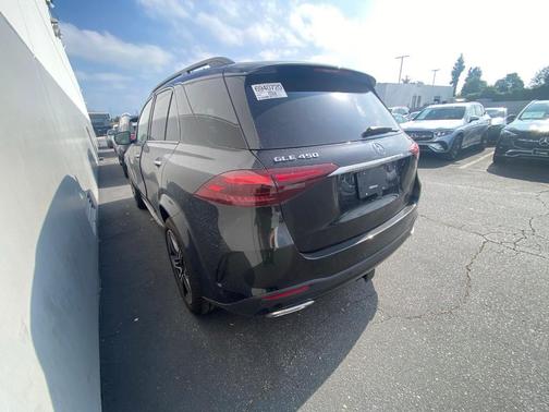 Obsidian Black Metallic 2026 Mercedes-Benz GLE 450 4MATIC