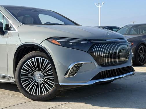 2025 Mercedes-Benz Maybach EQS 680 Base 4MATIC 4MATIC