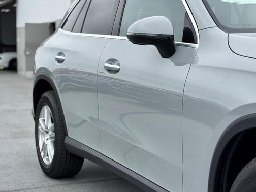 2025 Mercedes-Benz GLC 300 Base 4MATIC