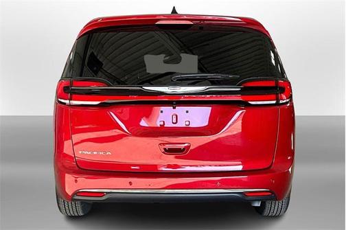 Red Hot Pearlcoat 2026 Chrysler Pacifica L
