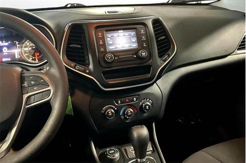 2019 Jeep Cherokee Sport