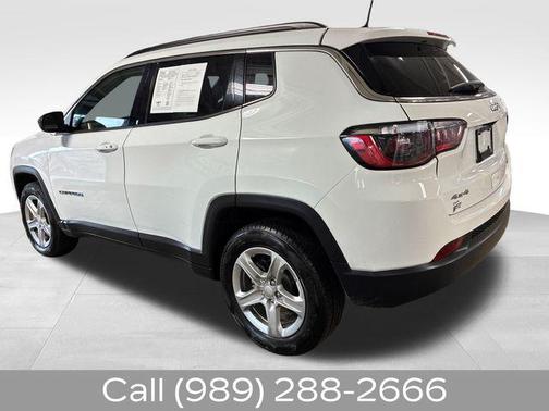Bright White Clearcoat 2024 Jeep Compass Latitude