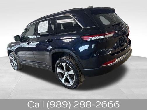 Midnight Sky 2023 Jeep Grand Cherokee Limited