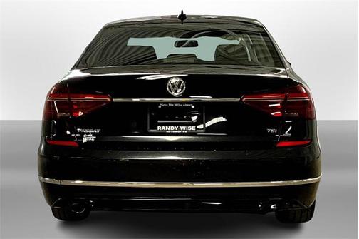 2017 Volkswagen Passat 1.8T R-Line w/Comfort