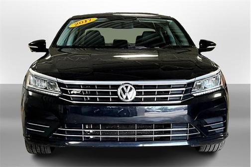 2017 Volkswagen Passat 1.8T R-Line w/Comfort