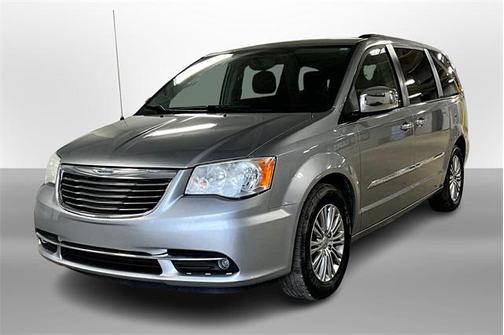 2014 Chrysler Town & Country Touring-L