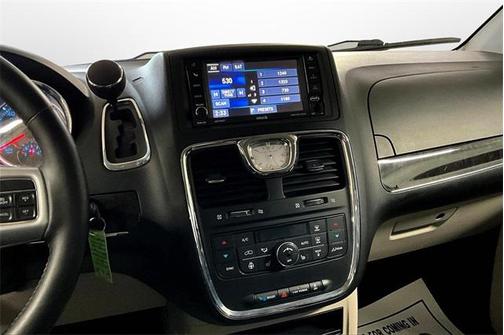 2014 Chrysler Town & Country Touring-L