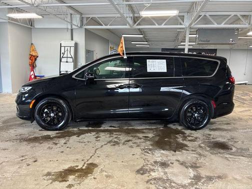 2025 Chrysler Pacifica L