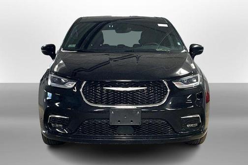 2025 Chrysler Pacifica L