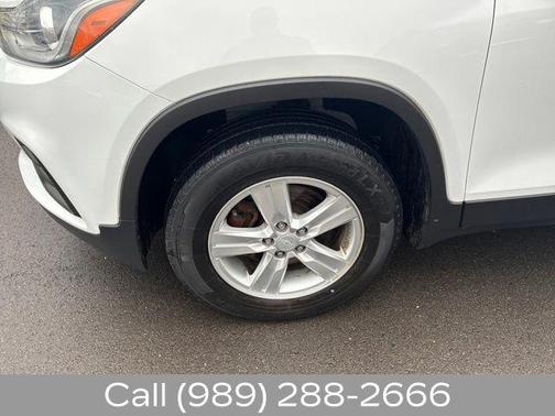 Summit White 2018 Chevrolet Trax LT