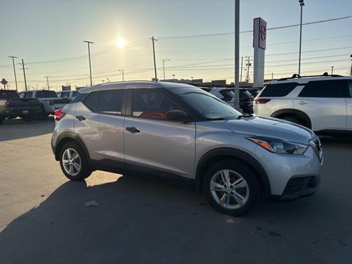 2018 Nissan Kicks S
