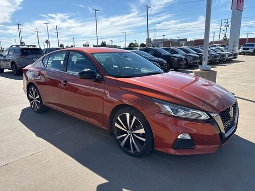 2022 Nissan Altima 2.5 SR