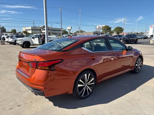 2022 Nissan Altima 2.5 SR