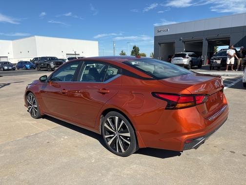 2022 Nissan Altima 2.5 SR