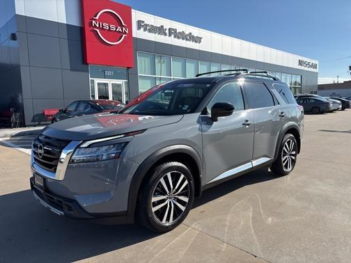 2023 Nissan Pathfinder Platinum