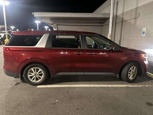 2022 Kia Carnival LXS