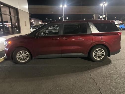 2022 Kia Carnival LXS