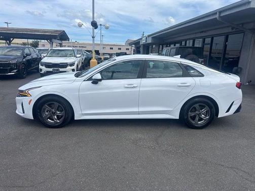 Glacial White Pearl 2023 Kia K5 LXS