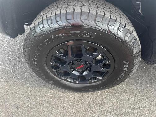 2024 Toyota Tacoma TRD Off-Road