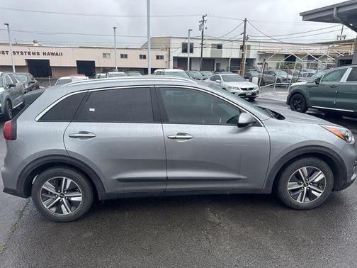 2022 Kia Niro LXS