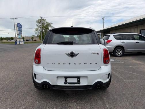 Light White 2016 MINI Countryman Cooper S