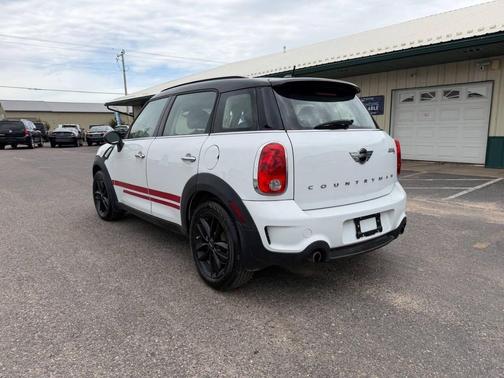 Light White 2016 MINI Countryman Cooper S
