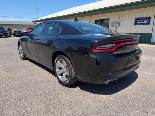 Pitch Black Clearcoat 2017 Dodge Charger SXT