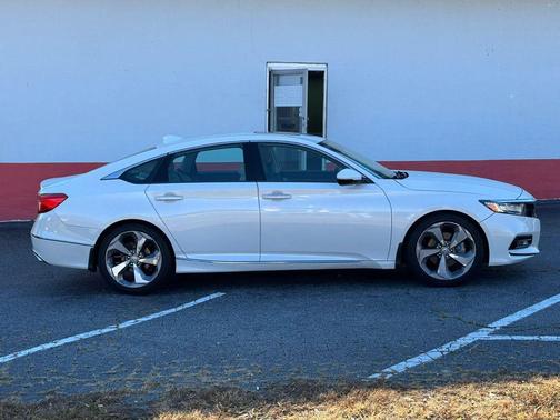 2019 Honda Accord Touring 2.0T