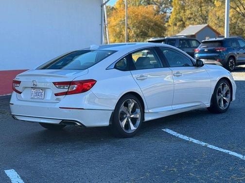 2019 Honda Accord Touring 2.0T