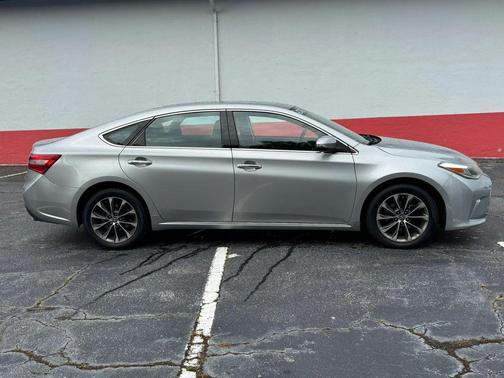 2016 Toyota Avalon XLE