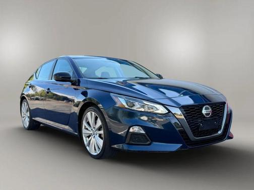 2020 Nissan Altima SR FWD