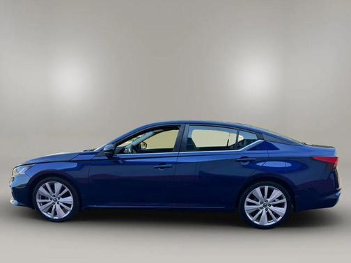 2020 Nissan Altima SR FWD