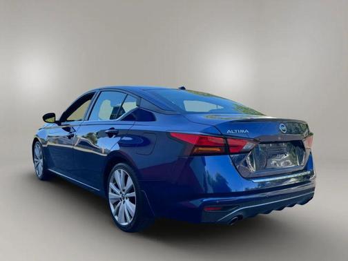 2020 Nissan Altima SR FWD