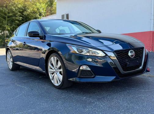 2020 Nissan Altima SR FWD