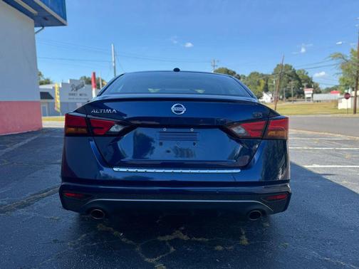 2020 Nissan Altima SR FWD